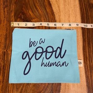 Zippered accessory bag